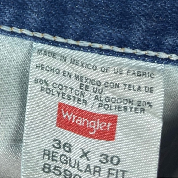 Wrangler Men's 36 x 30 Blue Jeans Regular Fit Straight Leg Denim Pants Zip Fly - Picture 5 of 10